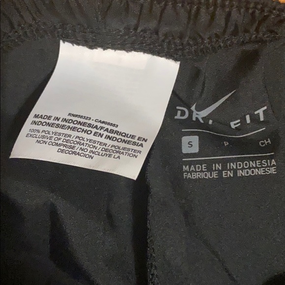 NWT Nike polyester shorts size: S - Picture 4 of 6